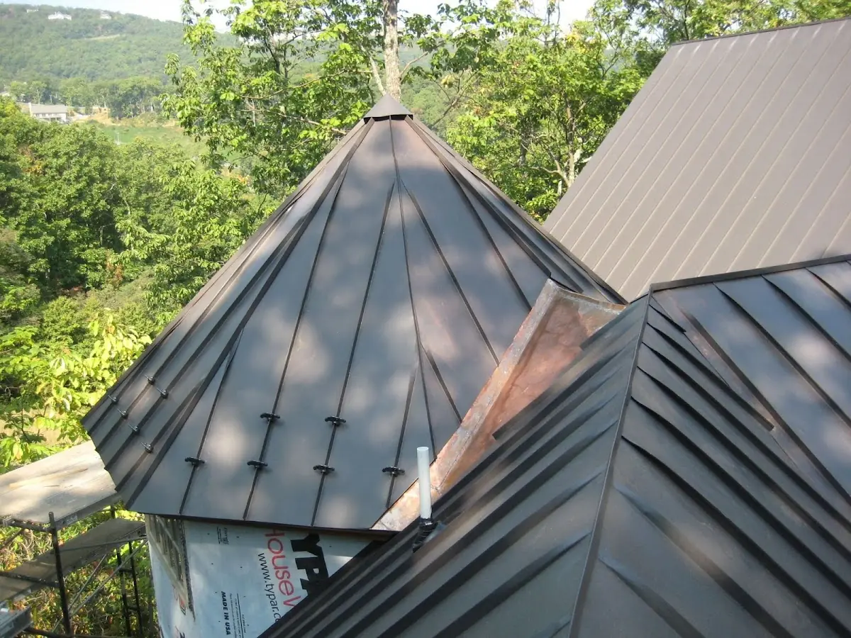 Professional Shingle Replacement & Repair by Craftsman Roofing in Clarksville